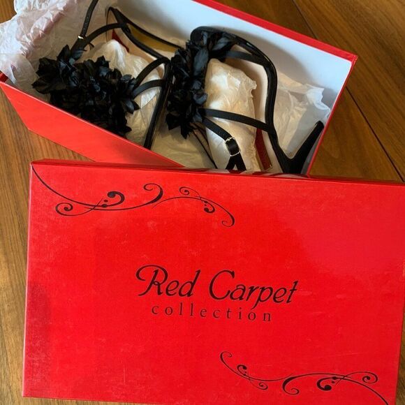 Shoe, Red Carpet by Town Shoes, EUC, sz 7.5, strappy stiletto, Blk satin, flower - Picture 5 of 14